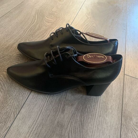 Ecco woman’s pointy laces booties very beautiful NWOT - Picture 1 of 12